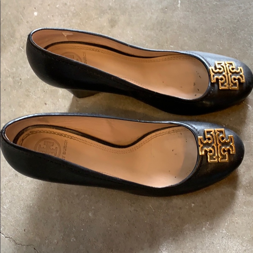 Tory Burch Chelsea Wedge - Picture 3 of 4